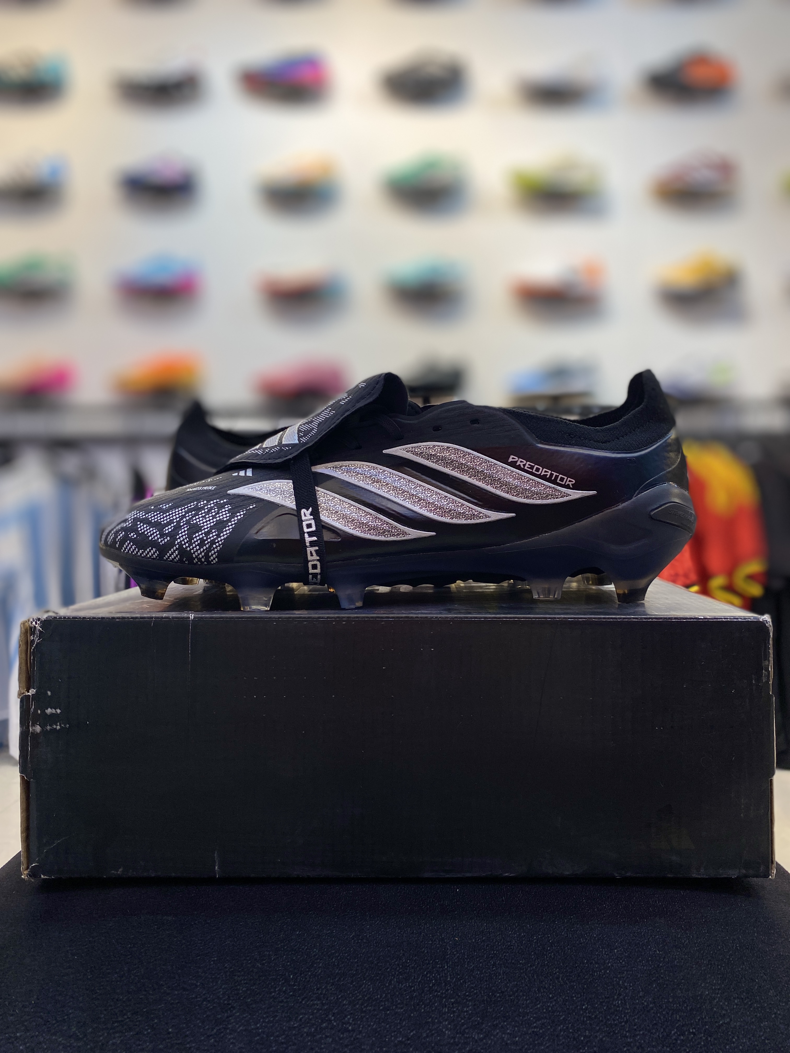 کفش فوتبال آدیداس پریدیتور 30  adidas predator